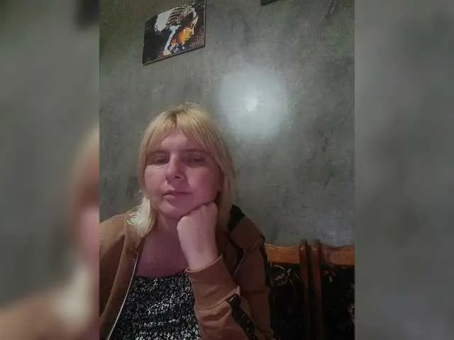 BlondeScarlettx – webcam model profile photo Image 13