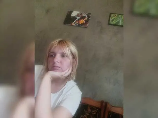 BlondeScarlettx – webcam model profile photo Image 15