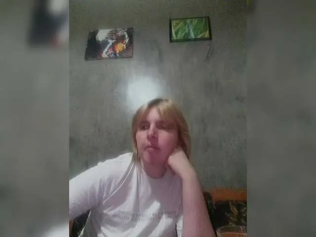 BlondeScarlettx – webcam model profile photo Image 4