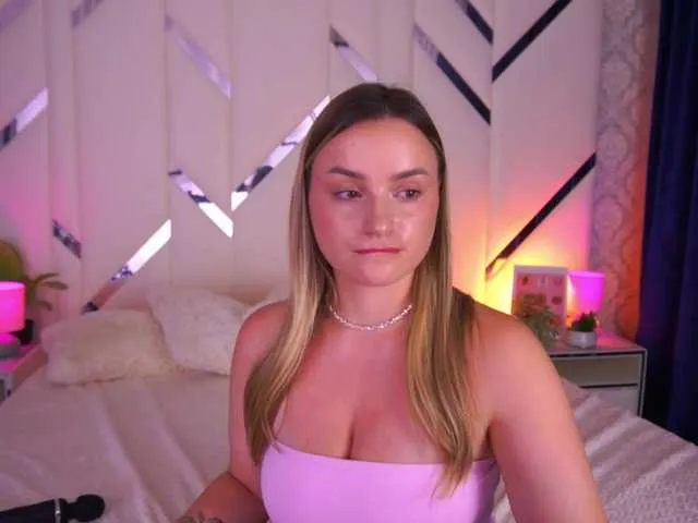 SusyBlair – webcam model profile photo Image 16