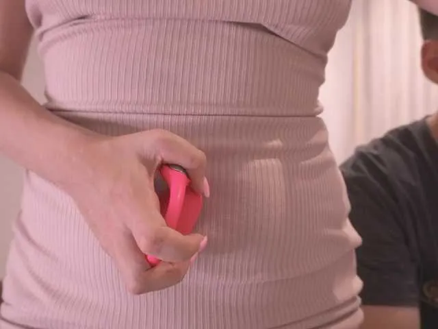 HEYBANANA – webcam model profile photo Image 9