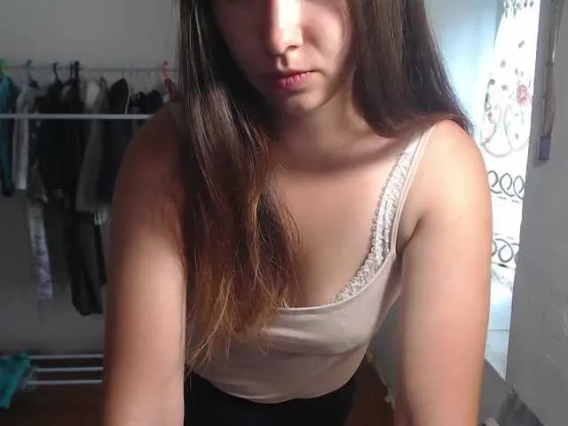 Libely – webcam model profile photo Image 11