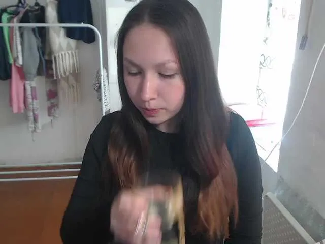 Libely – webcam model profile photo Image 7