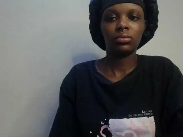 MalinaLaura – webcam model profile photo Image 6