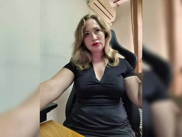 BlondeScarlettx – webcam model profile photo Image 10