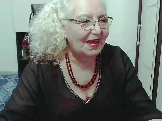 --Tati-- – webcam model profile photo Image 4