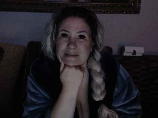 BlondeScarlettx – webcam model profile photo Image 11