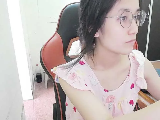 Pizdana – webcam model profile photo Image 11