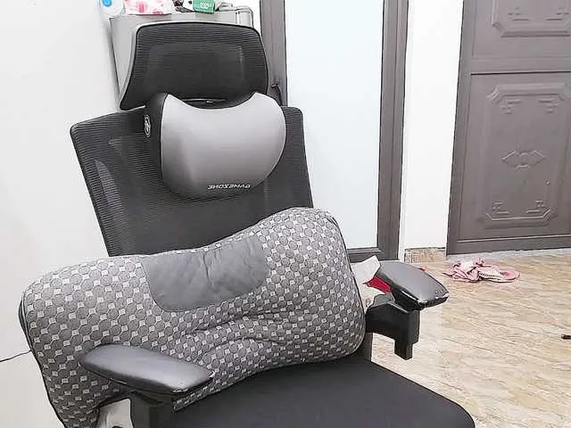 Pizdana – webcam model profile photo Image 13