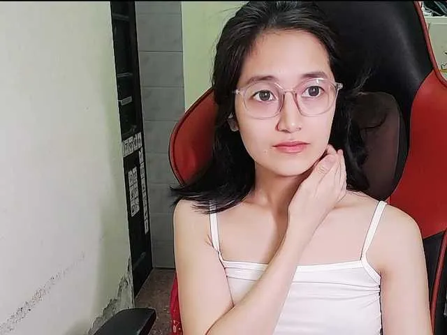 Pizdana – webcam model profile photo Image 16