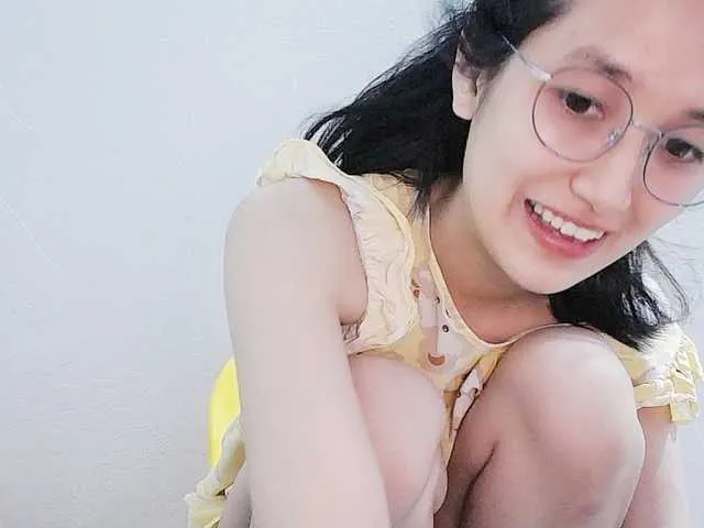 Pizdana – webcam model profile photo Image 2