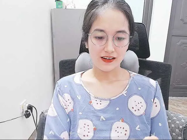 Pizdana – webcam model profile photo Image 5