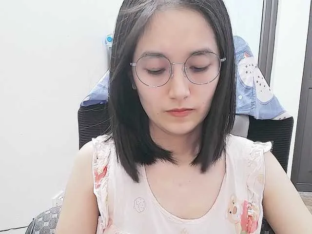 Pizdana – webcam model profile photo Image 7