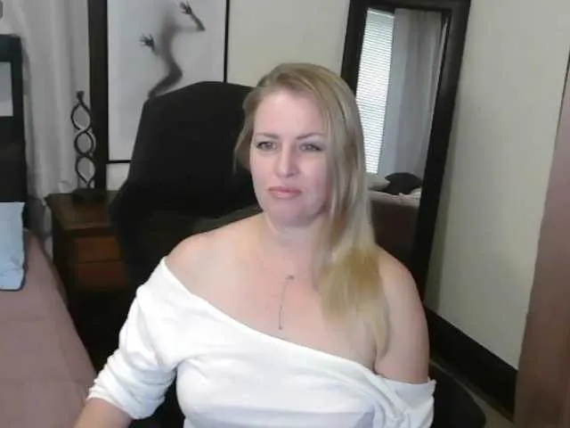 BissMiss – webcam model profile photo Image 19