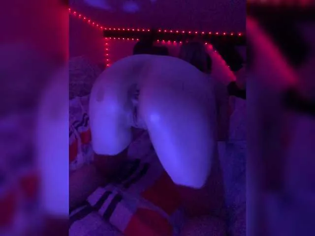 TyleneBuck – webcam model profile photo Image 11