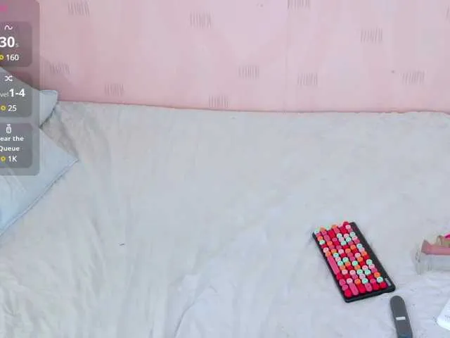 UCHILKA – webcam model profile photo Image 4