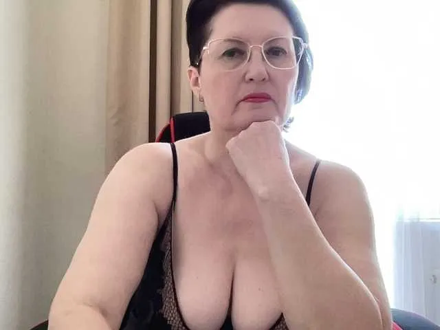 roouse – webcam model profile photo Image 10