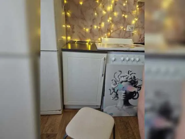 LanaBlondeBush – webcam model profile photo Image 17