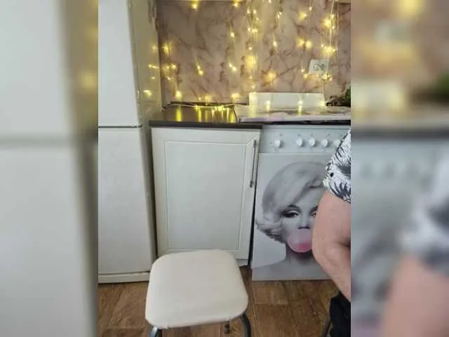 LanaBlondeBush – webcam model profile photo Image 19