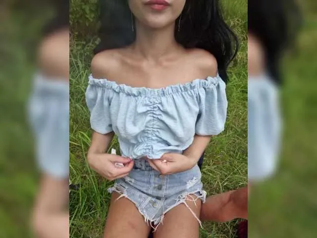 LanaBlondeBush – webcam model profile photo Image 6