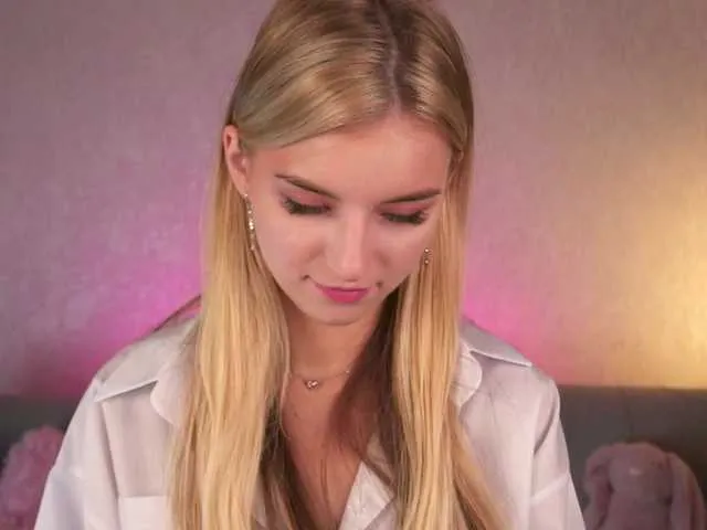 BlondeScarlettx – webcam model profile photo Image 14