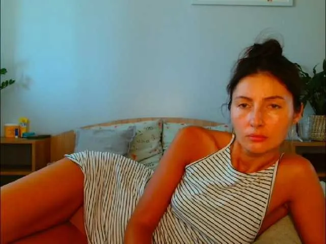 Loli_Belle – webcam model profile photo Image 9