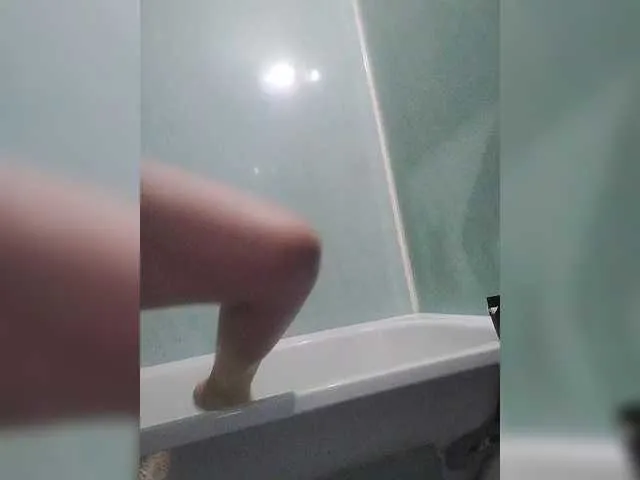 Loli_Belle – webcam model profile photo Image 2