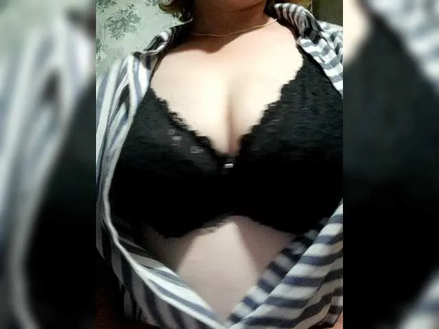 Awesomelusty – webcam model profile photo Image 5