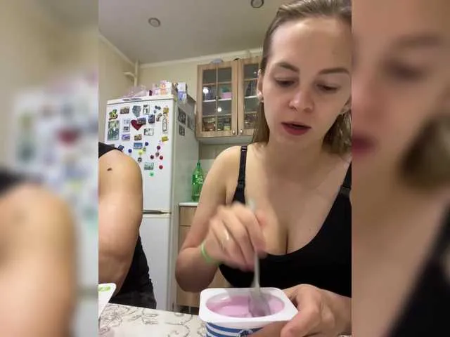 molochnaya000 – webcam model profile photo Image 19