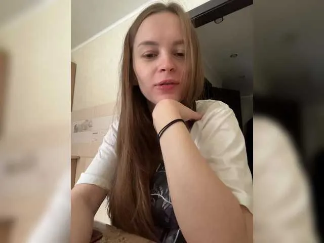 molochnaya000 – webcam model profile photo Image 2