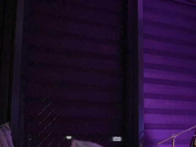 MidnightSeduction – webcam model profile photo Image 12