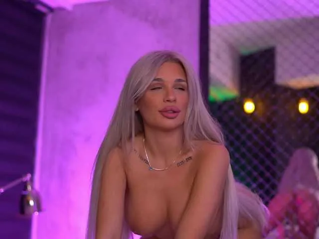 MidnightSeduction – webcam model profile photo Image 6