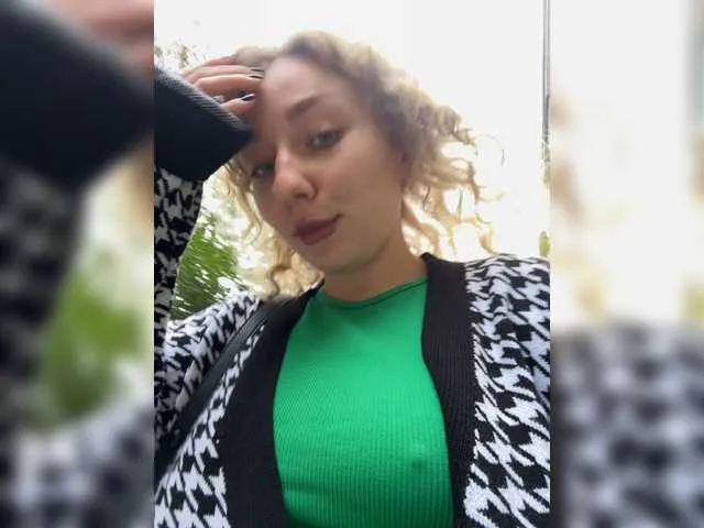 SamMargoMd – webcam model profile photo Image 15