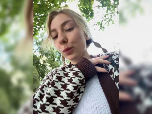 SamMargoMd – webcam model profile photo Image 16