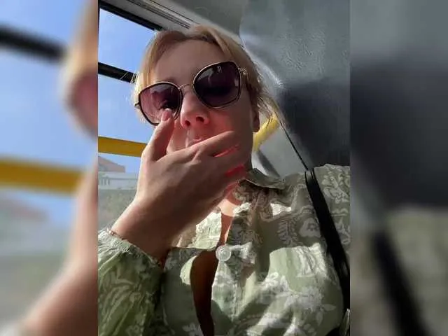 SamMargoMd – webcam model profile photo Image 2