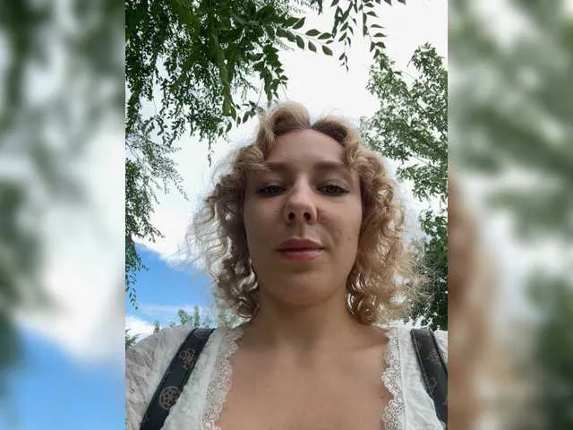 SamMargoMd – webcam model profile photo Image 8