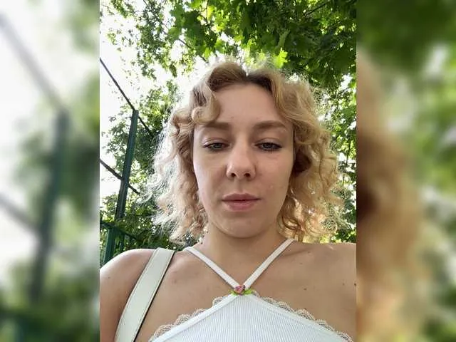 SamMargoMd – webcam model profile photo Image 9