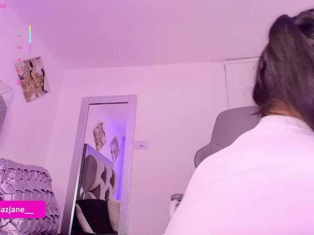 British_EmJess – webcam model profile photo Image 18