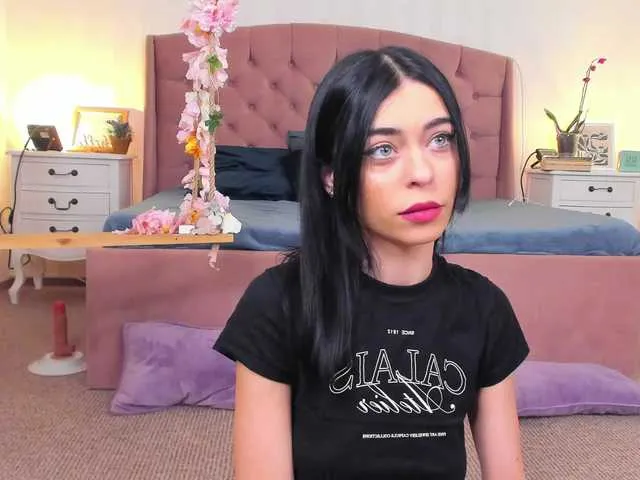 SelennaMoon – webcam model profile photo Image 14