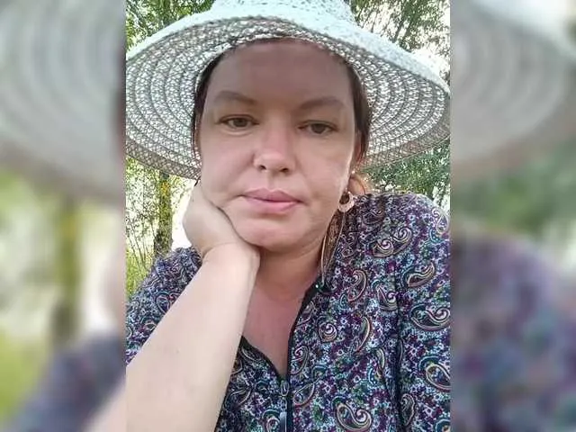 BrookeBratXO – webcam model profile photo Image 17