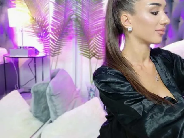 Yamajca – webcam model profile photo Image 2