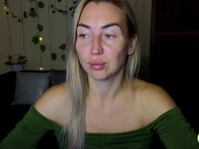 Hanna_Blondee – webcam model profile photo Image 15