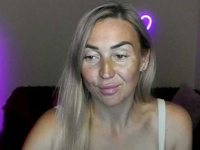 Hanna_Blondee – webcam model profile photo Image 3