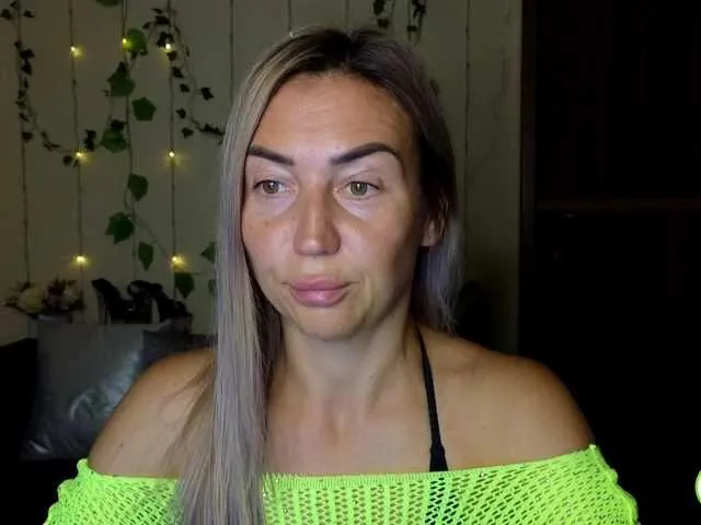 Hanna_Blondee – webcam model profile photo Image 6