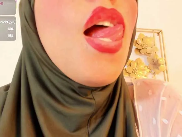 KarinaKokhana – webcam model profile photo Image 2