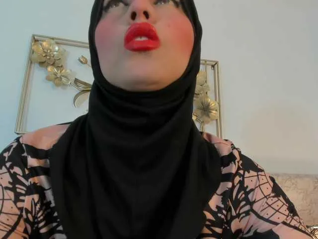 KarinaKokhana – webcam model profile photo Image 5