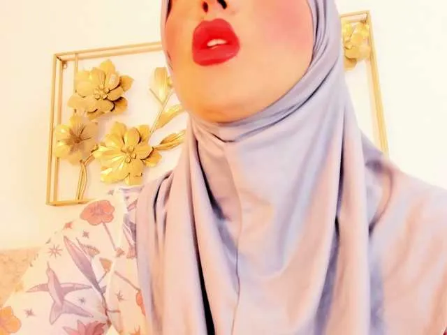 KarinaKokhana – webcam model profile photo Image 9