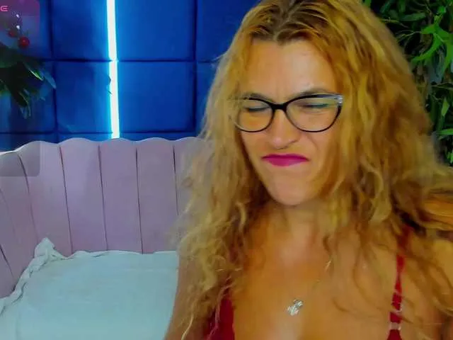 EditaMilf – webcam model profile photo Image 6