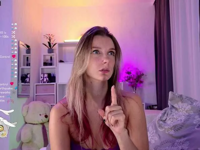 LoraDevine – webcam model profile photo Image 17