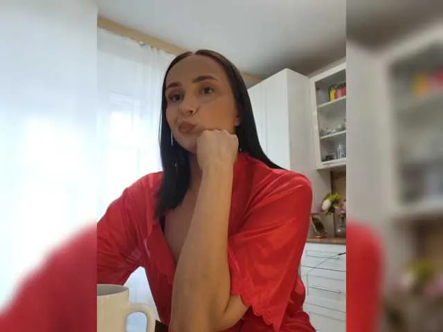 KarinaRouge – webcam model profile photo Image 12